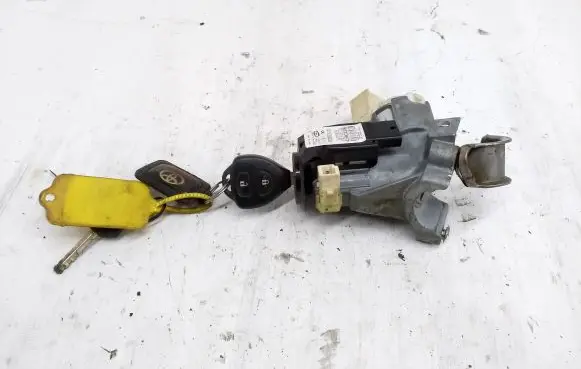 Toyota Hilux (AN10, AN20, AN30) Ignition lock 450200K2