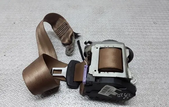 Middle seatbelt (rear)
