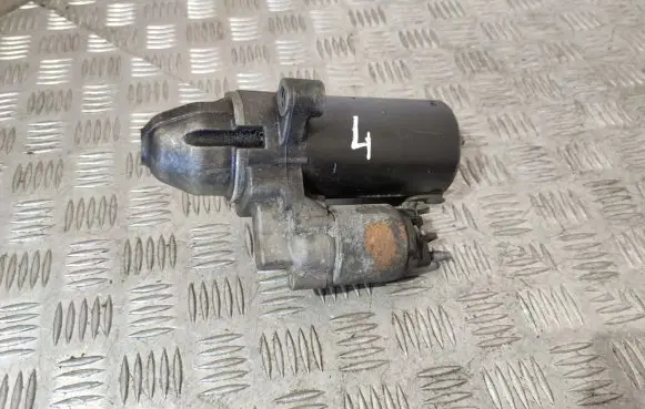 Toyota Avensis T270 Starter motor 0001138064 281000X040