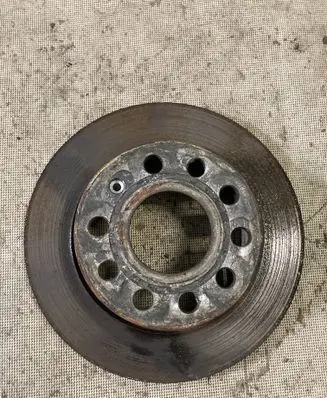 Volkswagen Golf VI Rear brake disc