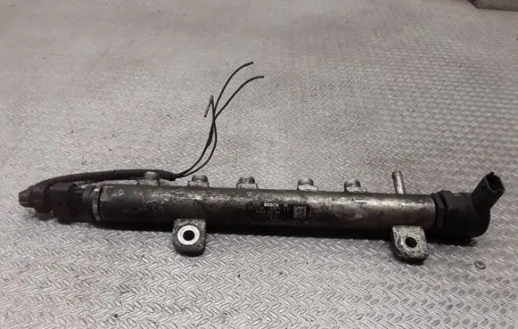 Opel Zafira B Fuel main line pipe 5200266 0445214056