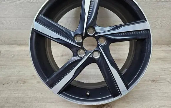 Volvo V40 R18 alloy rim 31362440
