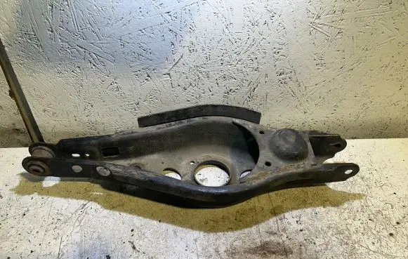 Toyota RAV 4 (XA20) Rear upper control arm/wishbone