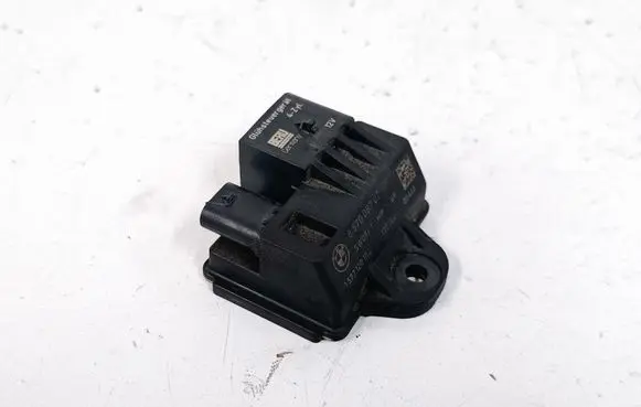 BMW 3 F30 F35 F31 Glow plug pre-heat relay 8570087 0522120103