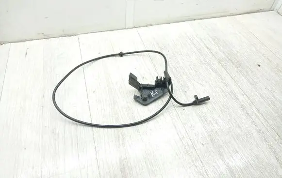 Mercedes-Benz C W204 ABS rear brake sensor A2045400317