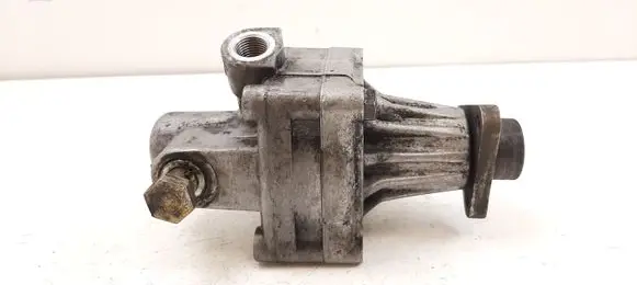 BMW 7 E32 Power steering pump 7682955102