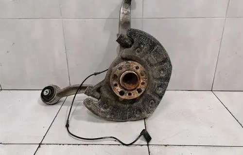 Mercedes-Benz C W205 Front wheel bearing hub A2053325400