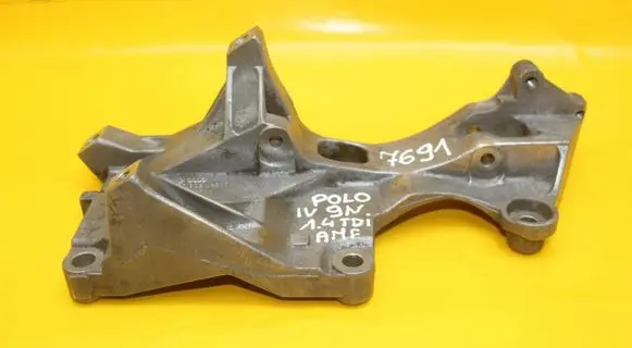 Volkswagen Polo IV 9N3 Generator/alternator bracket 045903143F