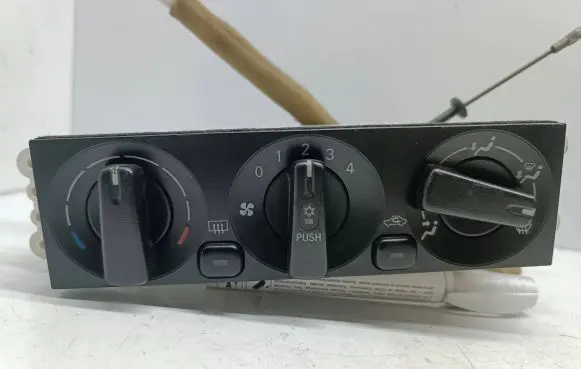 Mitsubishi Space Star Climate control unit MR262492