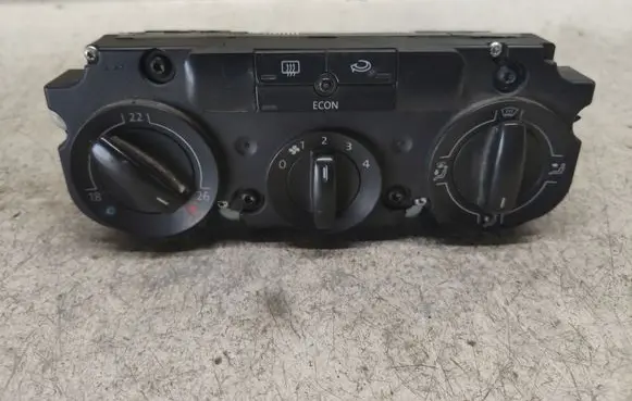 Volkswagen Golf V Climate control unit