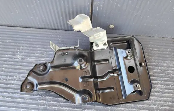 Nissan Juke I F15 Battery box tray JUKEF15PODSTAWAAKU