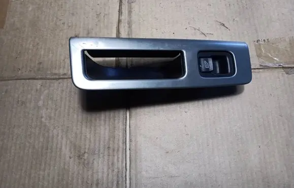 Volvo S40 Electric window control switch 8663819 ESW467