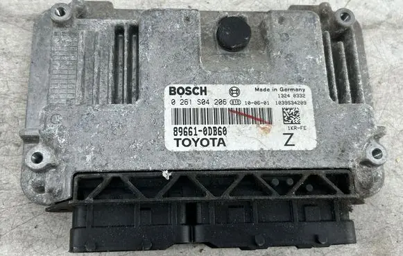 Toyota Yaris Engine control unit/module 0261S04206 896610DB60 1039S34209