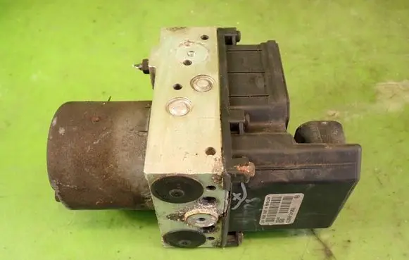 Toyota Avensis T250 ABS Pump 89541-05073
