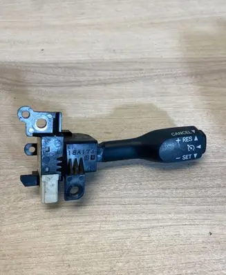 Toyota RAV 4 (XA40) Cruise control switch 18a174