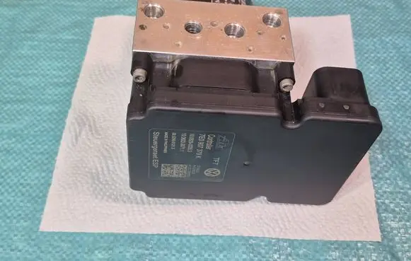 Volkswagen Transporter - Caravelle T5 ABS Pump 7E0907379K 10092903353 10062230711