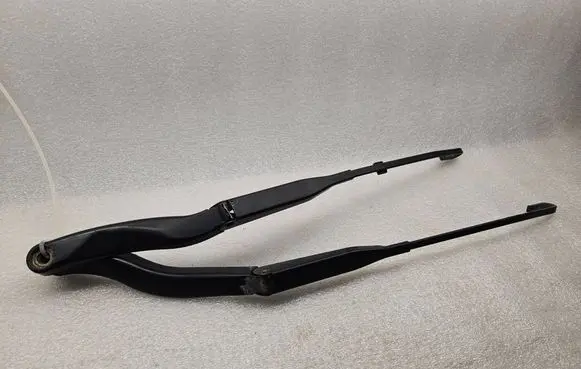 Audi A8 S8 D2 4D Front wiper blade arm 4D1955408B 4D1955407B