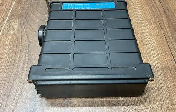 Mercedes-Benz 190 W201 Engine control unit/module 0025453632 0280800100