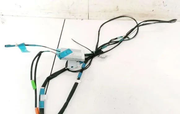Toyota Avensis T270 Antenna control unit 8630005180 86300-05180