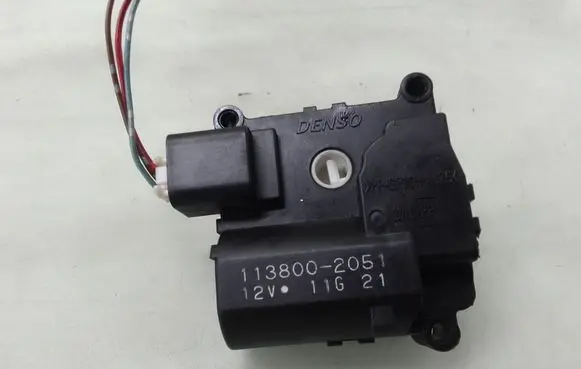 Toyota Corolla Verso E121 Air flap motor/actuator 1138002051