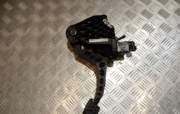 Volkswagen PASSAT B6 Accelerator throttle pedal 3C1721059N 3C07721388B