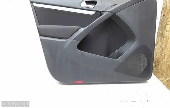 Volkswagen Tiguan Front door card panel trim 5N0867011