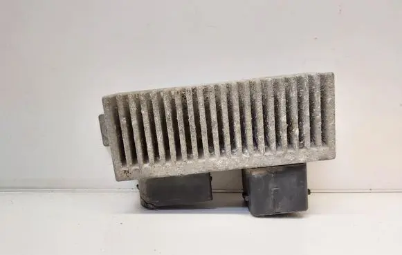 Renault Scenic III - Grand scenic III Glow plug pre-heat relay 8200558438A