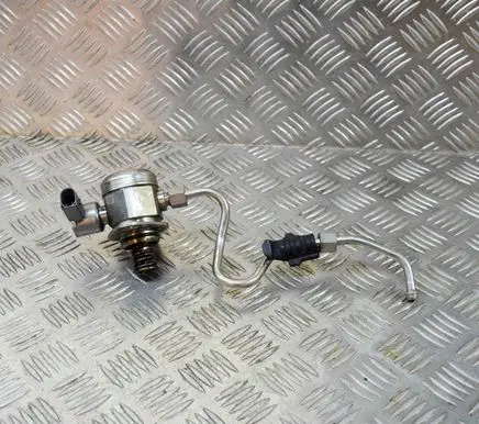 BMW 5 F10 F11 Mechanical fuel pump 7595339 0261520144