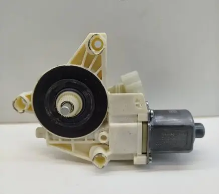 Mercedes-Benz E W212 Front door window regulator motor A2048200242