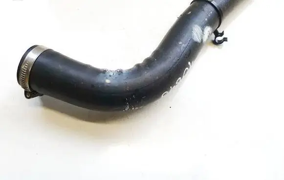 Engine coolant pipe/hose