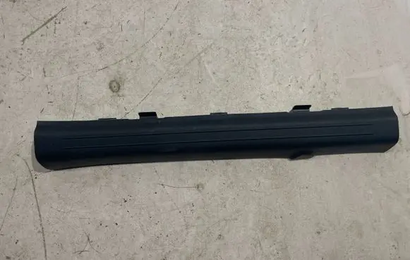 KIA EV6 Front sill trim cover 85880CV000