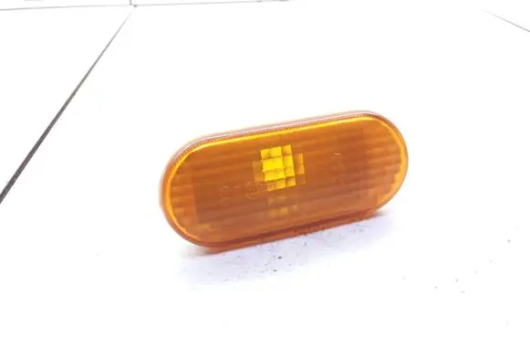 Volkswagen Golf IV Front fender indicator light 3B0949117
