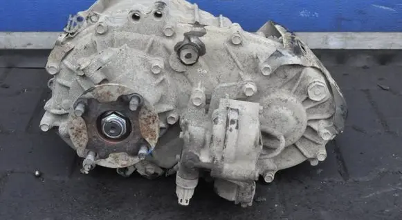 Toyota Tundra I Rear gearbox reducer/haldex oil pump 
