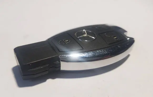 Mercedes-Benz E W212 Ignition key/card 2010DJ1439