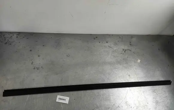 BMW 7 E38 Front door trim (molding) 51218158186 51218150094 8158186