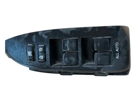 Toyota Prius (XW30) Electric window control switch 8404033080