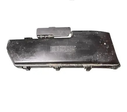 Volvo V70 Fuse box cover 9494211