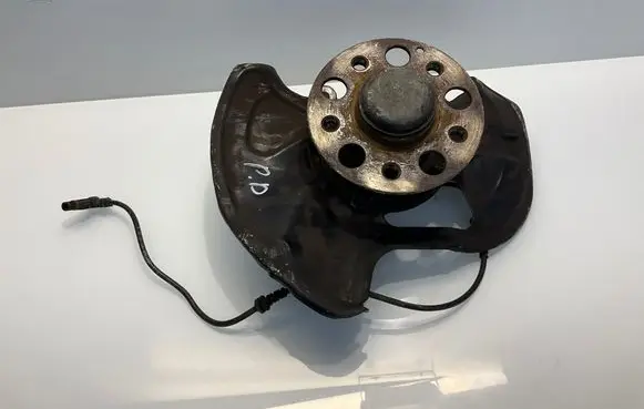 Mercedes-Benz C W204 Front wheel hub 