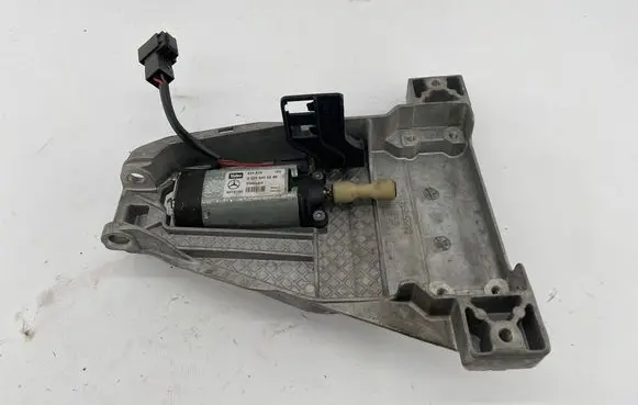 Mercedes-Benz E W211 Steering column adjust motor A2205400288 2205400288 A2114620005