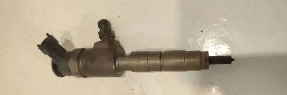 Ford Mondeo MK V Fuel injector 0445110489