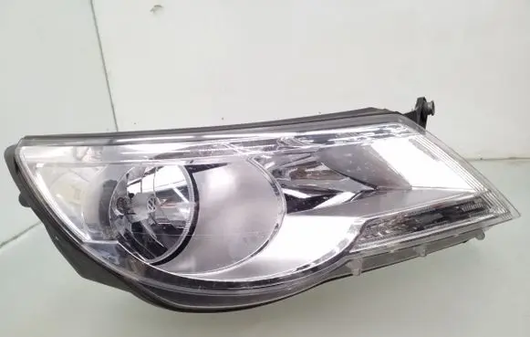 Volkswagen Tiguan Headlight/headlamp 5N1941032AB