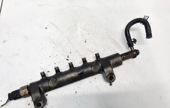 Nissan X-Trail T30 Fuel main line pipe