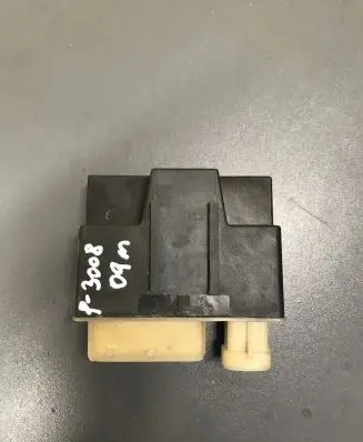 Peugeot 3008 I Glow plug pre-heat relay 9662570880 018010953
