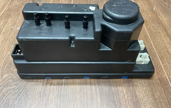 Mercedes-Benz E W210 Central locking vacuum pump 2108000648