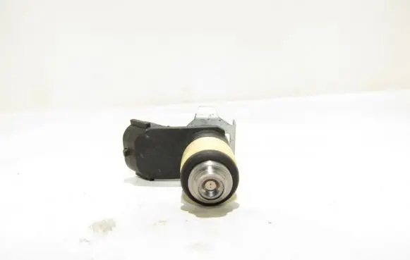 Skoda Fabia Mk1 (6Y) Fuel injector 036906031M