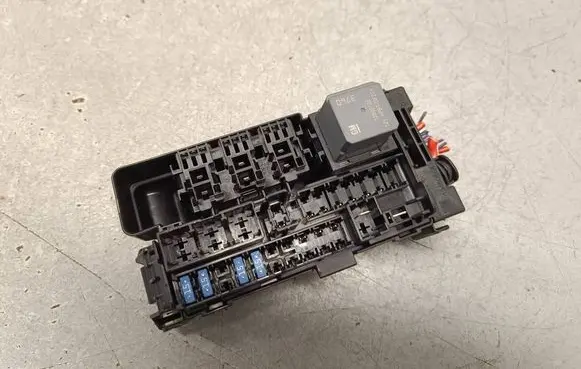 Opel Insignia B Fuse box set PA6GB20GF10 13460664