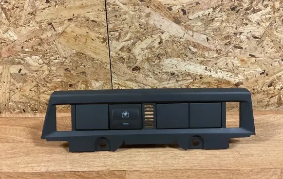 Ford Focus Windscreen/window heater switch 4M5113D734AC