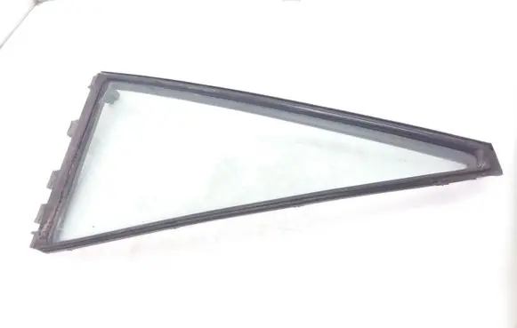 Toyota Corolla Verso E121 Rear vent window glass 6818813100 AS2