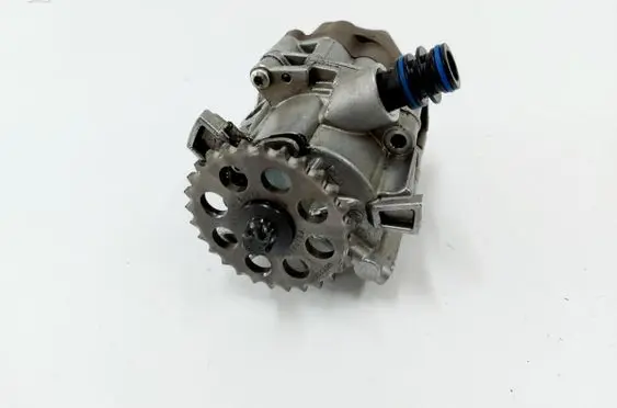 Mercedes-Benz E W213 Oil pump A6541811600