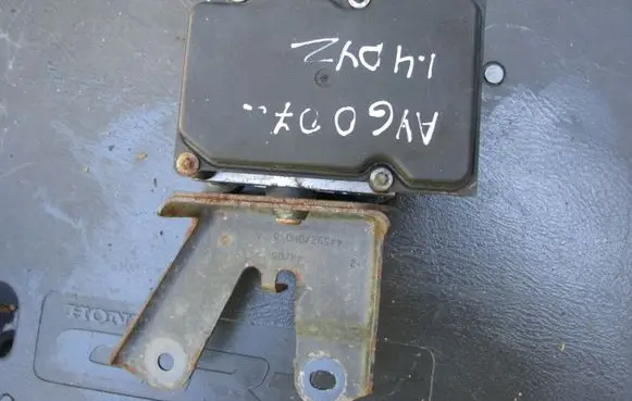 Toyota Aygo AB10 ABS Pump 0265231579